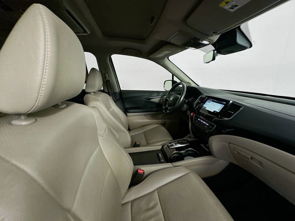 Used 2020 Honda Pilot Elite image 32