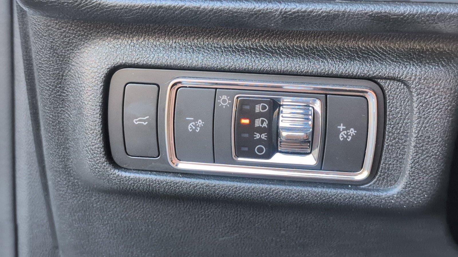 Used 2022 Lincoln Corsair Reserve w/ Elements Package FWD image 31
