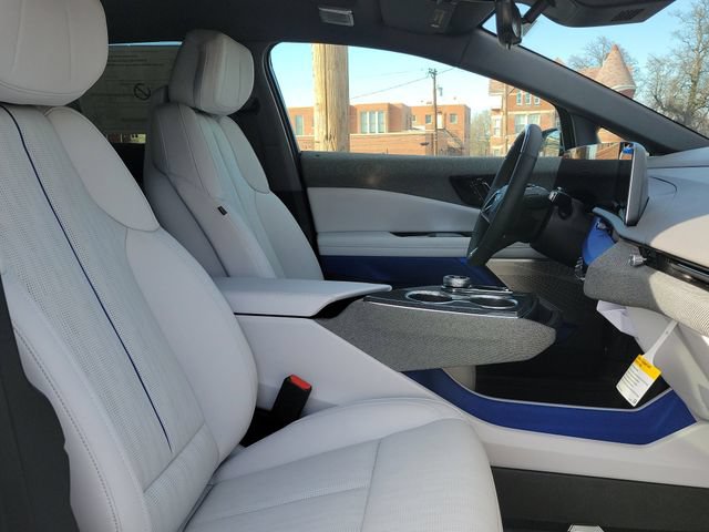 New 2026 Cadillac Optiq Sport 2 w/ LPO, Floor Liner Package AWD/4WD image 28