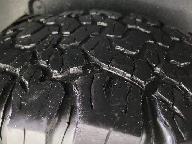 Used 2017 Jeep Wrangler Sahara image 27