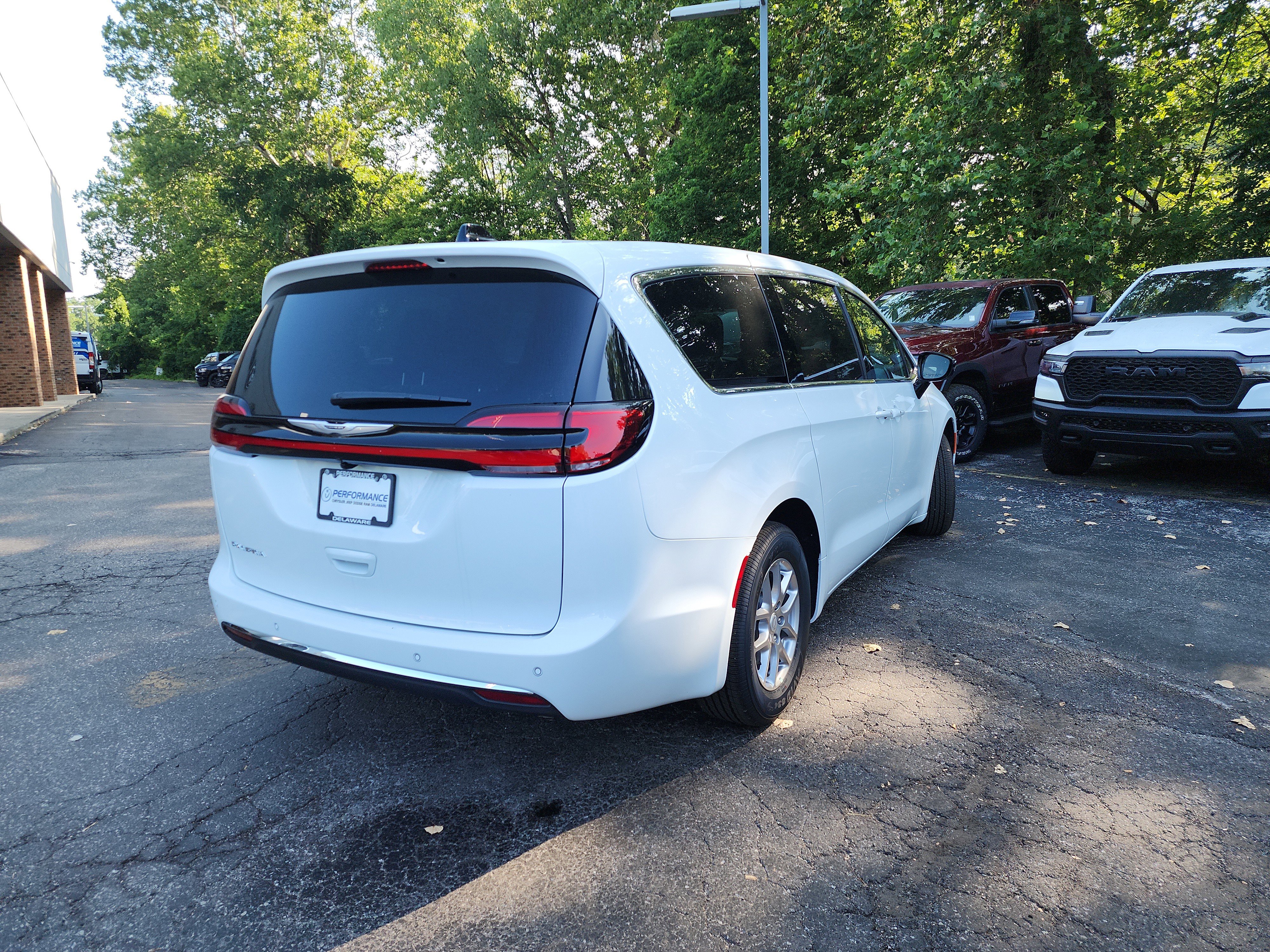 New 2026 Chrysler Pacifica Select image 19