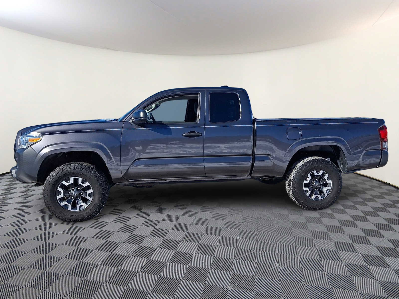 Certified 2021 Toyota Tacoma SR image 10