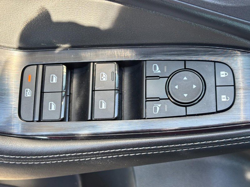 Used 2024 Nissan Rogue SV image 24