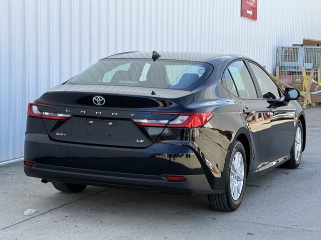 Used 2025 Toyota Camry LE image 4