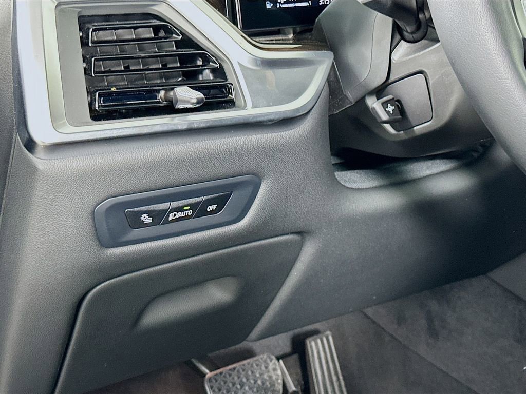 Used 2025 BMW X5 xDrive50e image 10