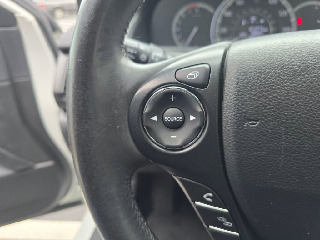 Used 2014 Honda Accord Touring image 23