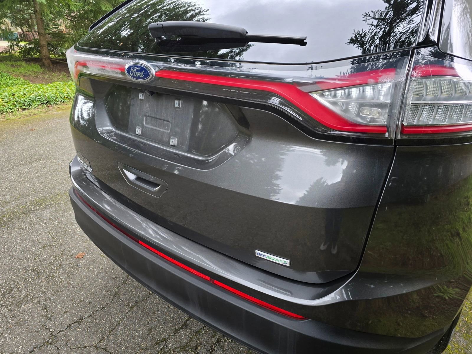 Used 2018 Ford Edge SE image 17