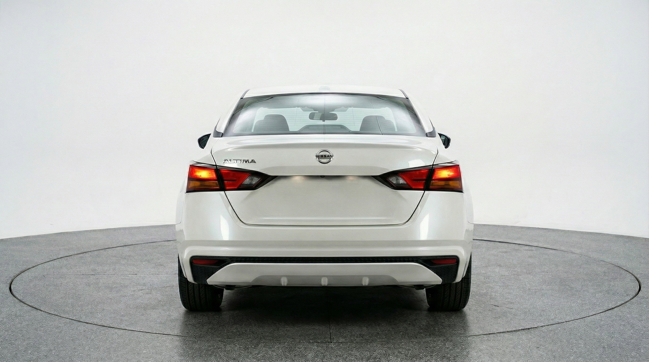 Used 2025 Nissan Altima 2.5 SV image 7