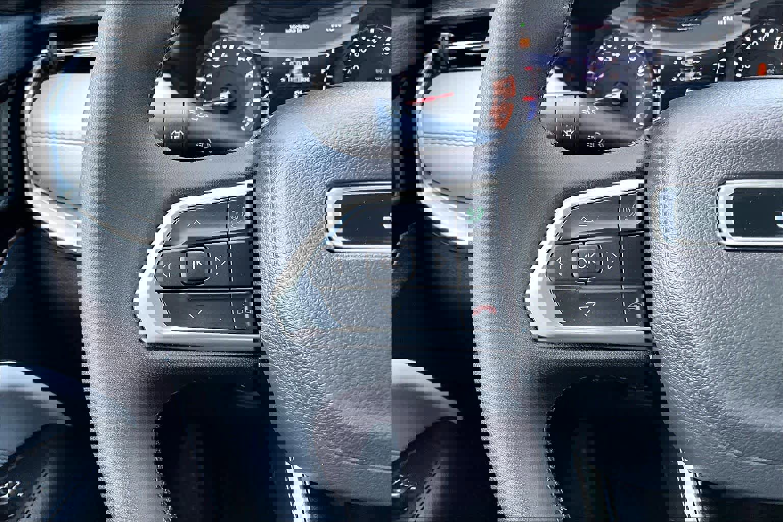 Used 2025 Jeep Compass Limited w/ Sun & Sound Group image 24