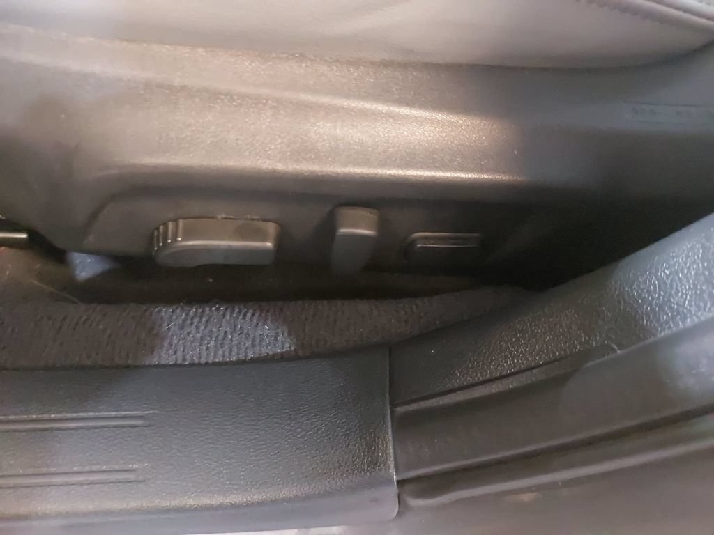 Used 2018 Subaru Outback 2.5i Limited AWD/4WD image 29