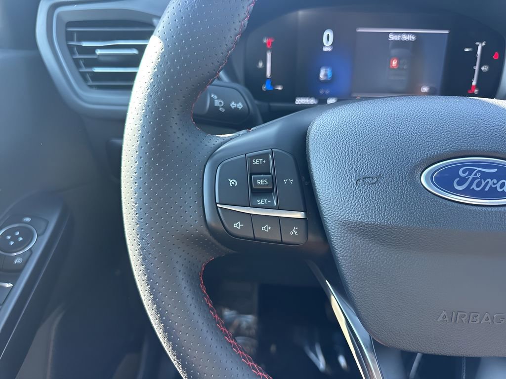 Used 2025 Ford Escape ST-Line image 14