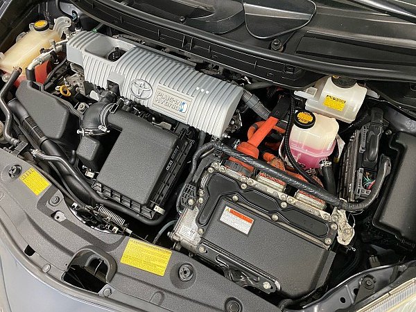 Used 2013 Toyota Prius Prime Plug-In Hybrid image 16