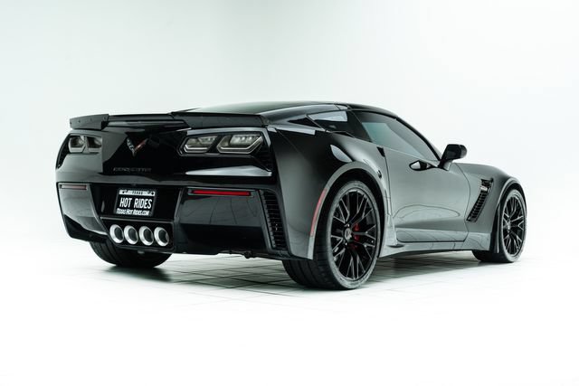 Used 2015 Chevrolet Corvette Z06 w/ 3LZ Preferred Equipment Group RWD image 12