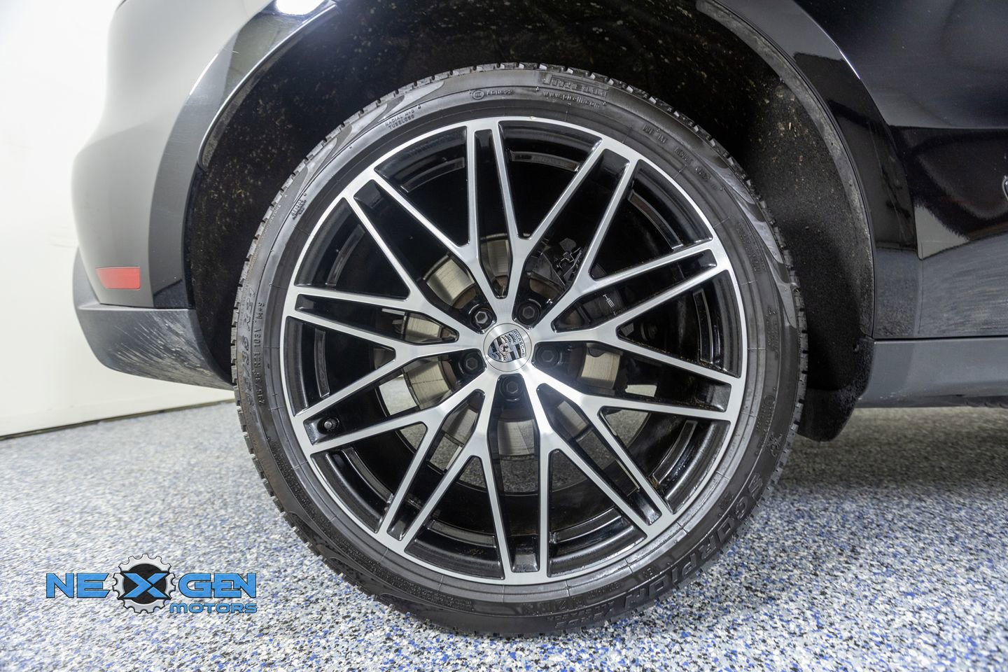 Used 2024 Porsche Macan AWD/4WD image 51