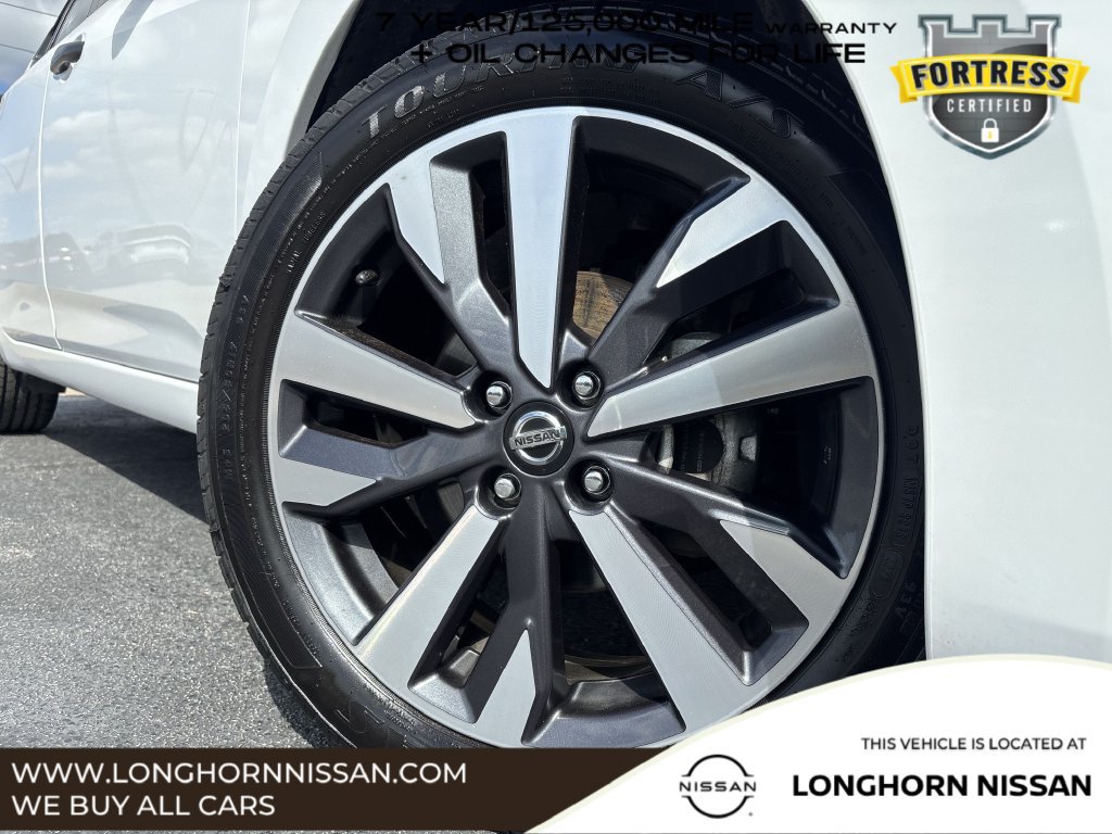 Used 2025 Nissan Versa S w/ Trunk Package FWD image 8