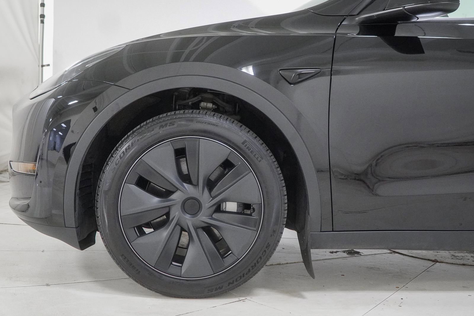 Used 2024 Tesla Model Y Long Range AWD/4WD image 17