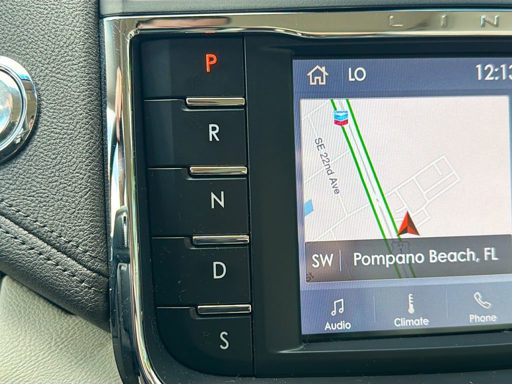 Used 2020 Lincoln Continental w/ Premium Package image 17