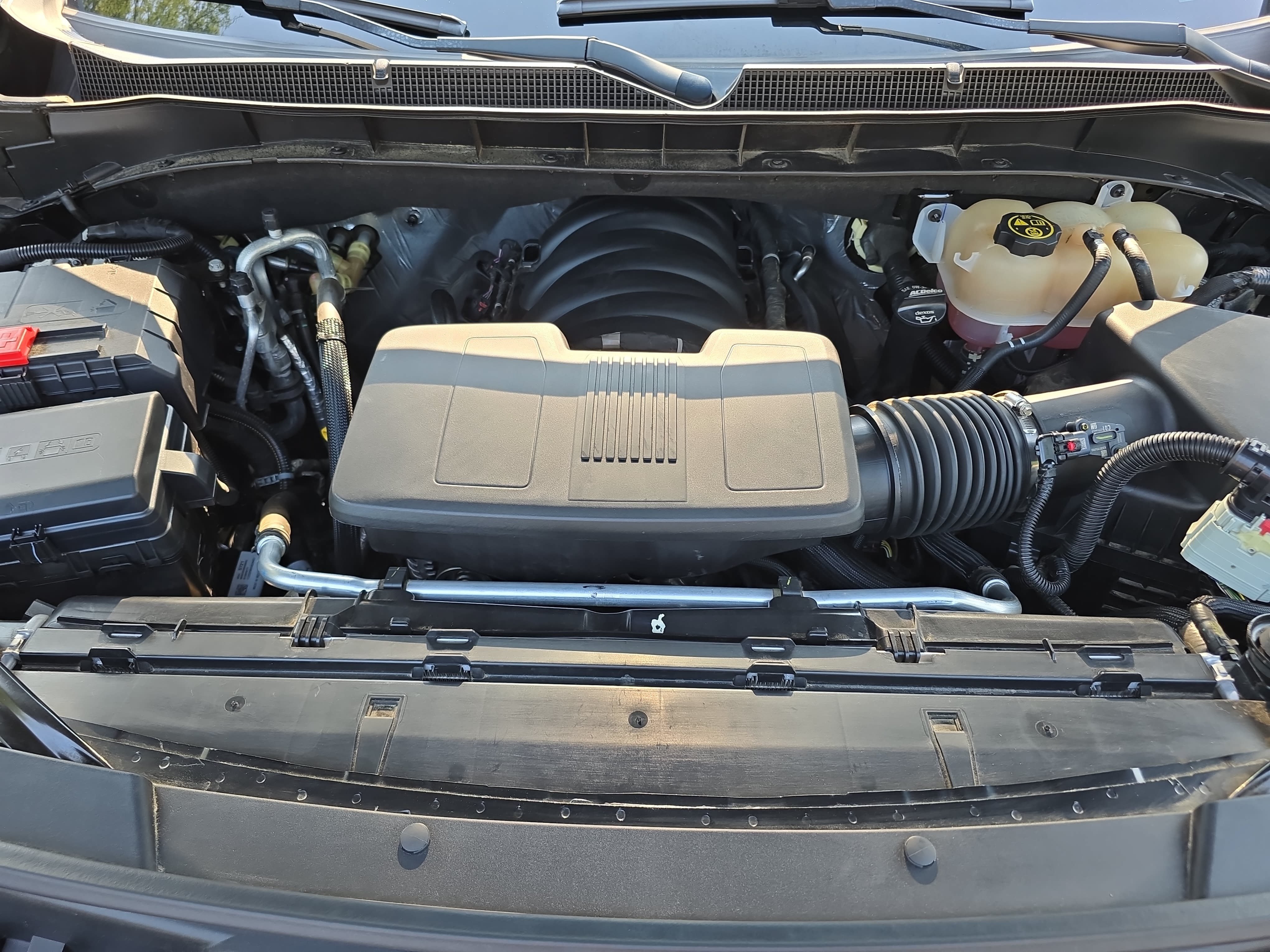 Used 2024 Chevrolet Tahoe Premier AWD/4WD image 31