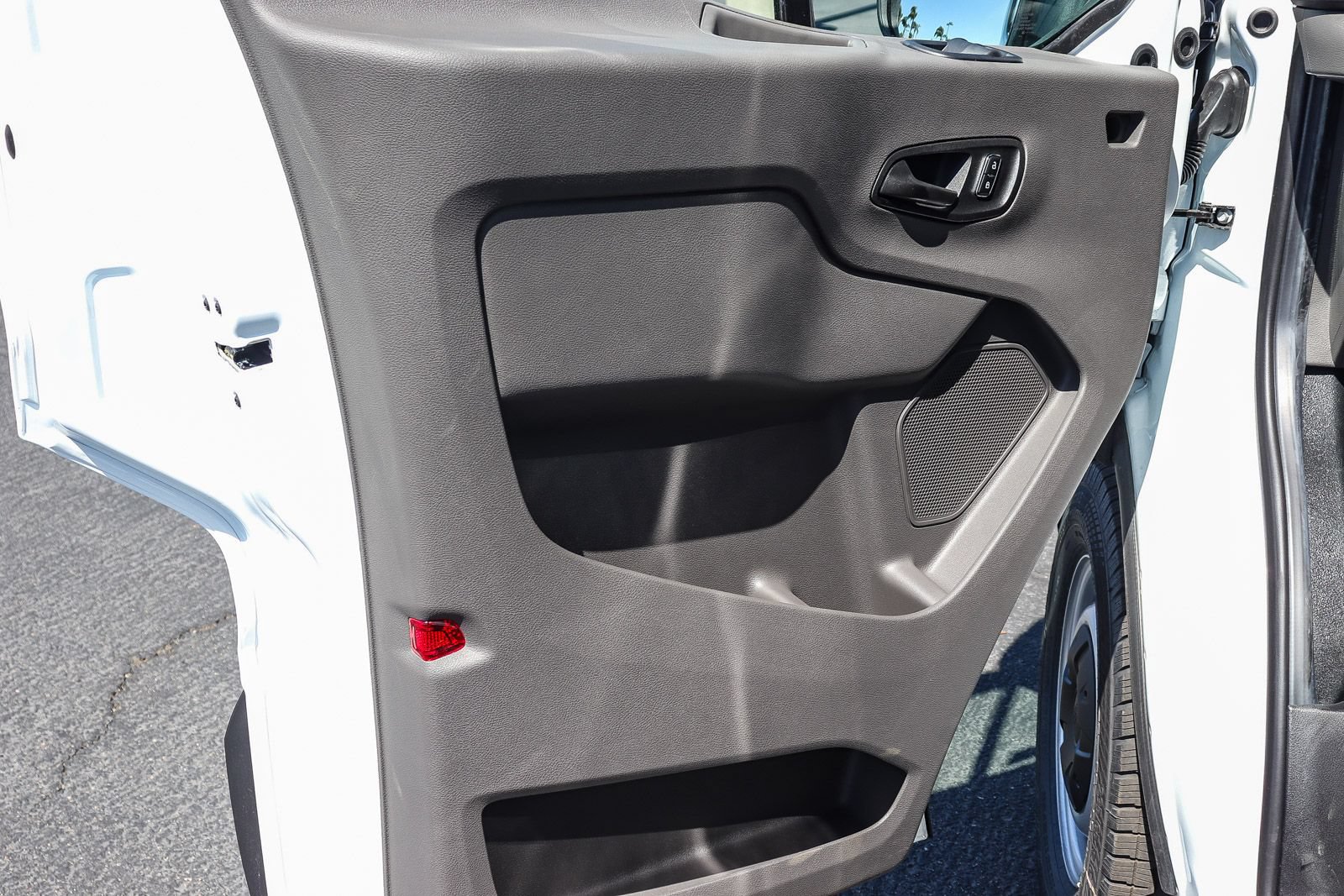 New 2026 Ford Transit 250 148 Medium Roof w/ Load Area Protection Package RWD image 22