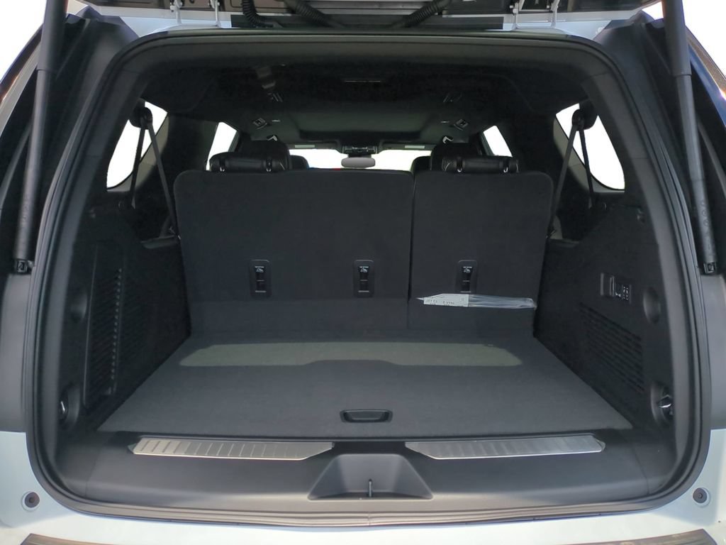 New 2026 Chevrolet Suburban Premier w/ Sun And Tow Package AWD/4WD image 13