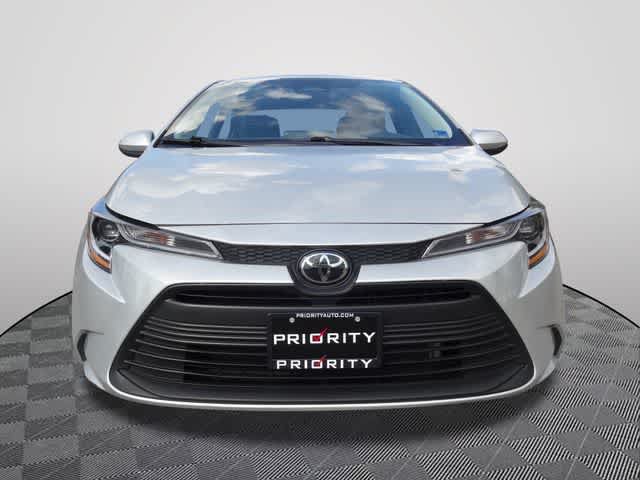 Used 2025 Toyota Corolla LE FWD image 5