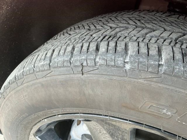 Used 2024 Buick Enclave Essence w/ Experience Buick Package image 12