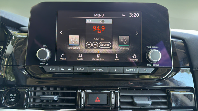 Used 2025 Nissan Pathfinder SV AWD/4WD image 30