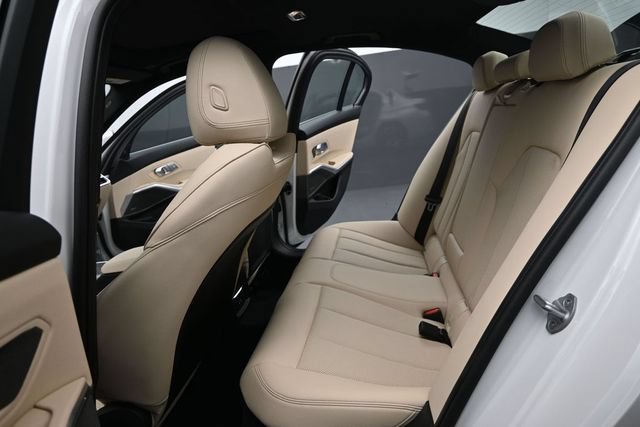 New 2026 BMW 330i xDrive Sedan w/ Premium Package AWD/4WD image 18