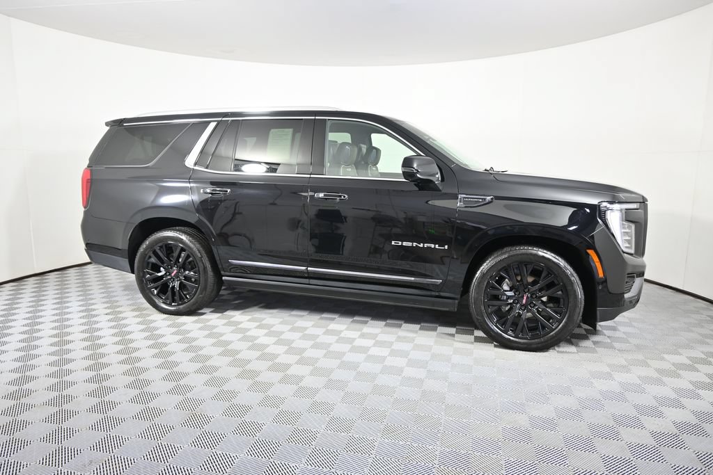 Used 2025 GMC Yukon Denali Ultimate AWD/4WD image 8