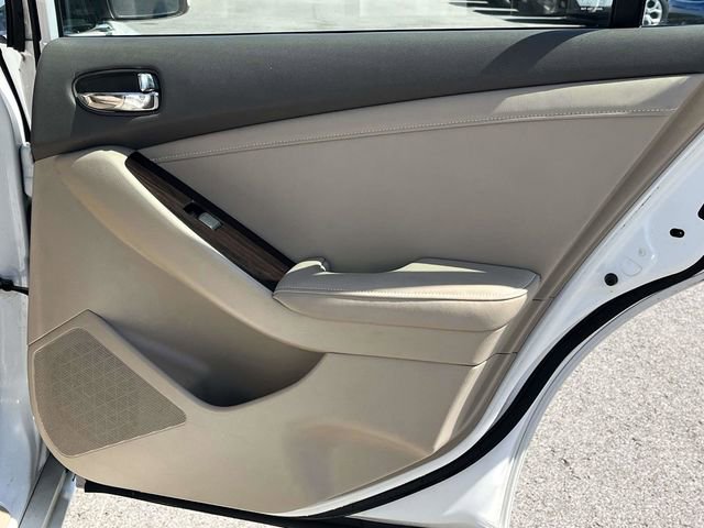 Used 2011 Nissan Altima 2.5 SL w/ 2.5SL Pkg FWD image 23