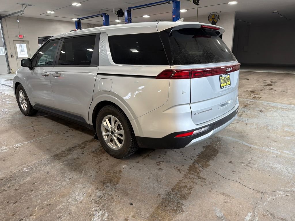 Used 2022 Kia Carnival LX image 8