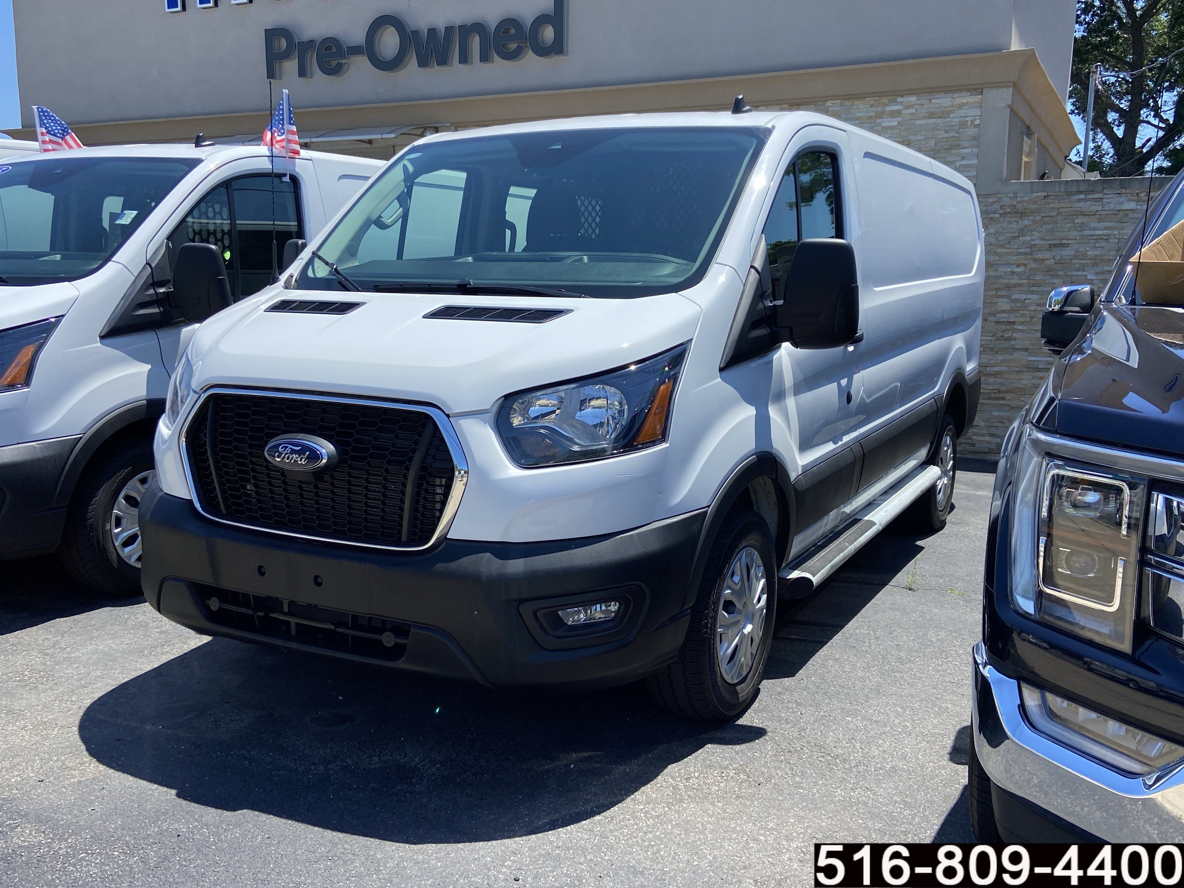 Used 2024 Ford Transit 250 Low Roof w/ Exterior Upgrade Package RWD image 4