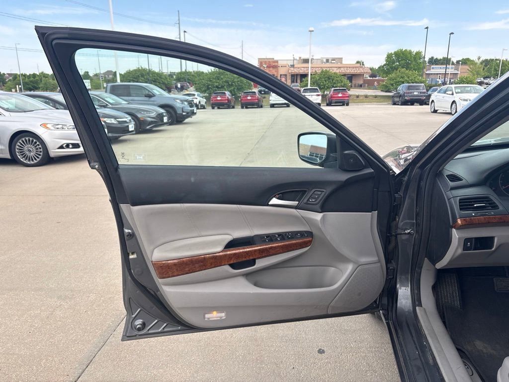Used 2011 Honda Accord EX-L image 8