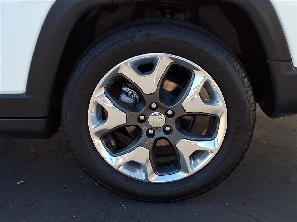 Used 2019 Jeep Compass Limited image 4