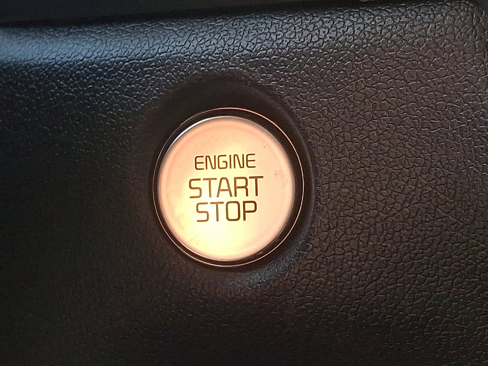 Used 2025 Kia Sorento S image 23