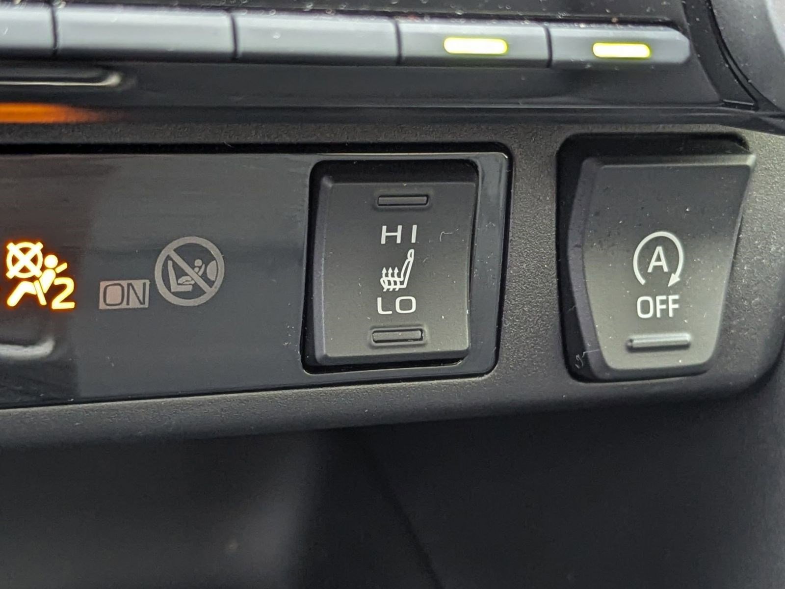 Used 2025 Toyota RAV4 XLE Premium image 31