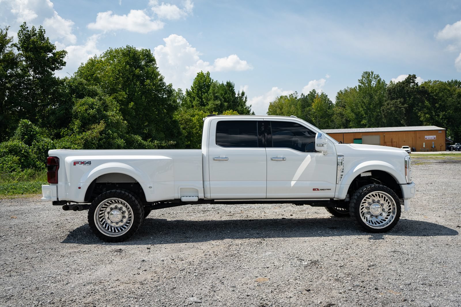 Used 2024 Ford F450 Platinum w/ FX4 Off-Road Package AWD/4WD image 26
