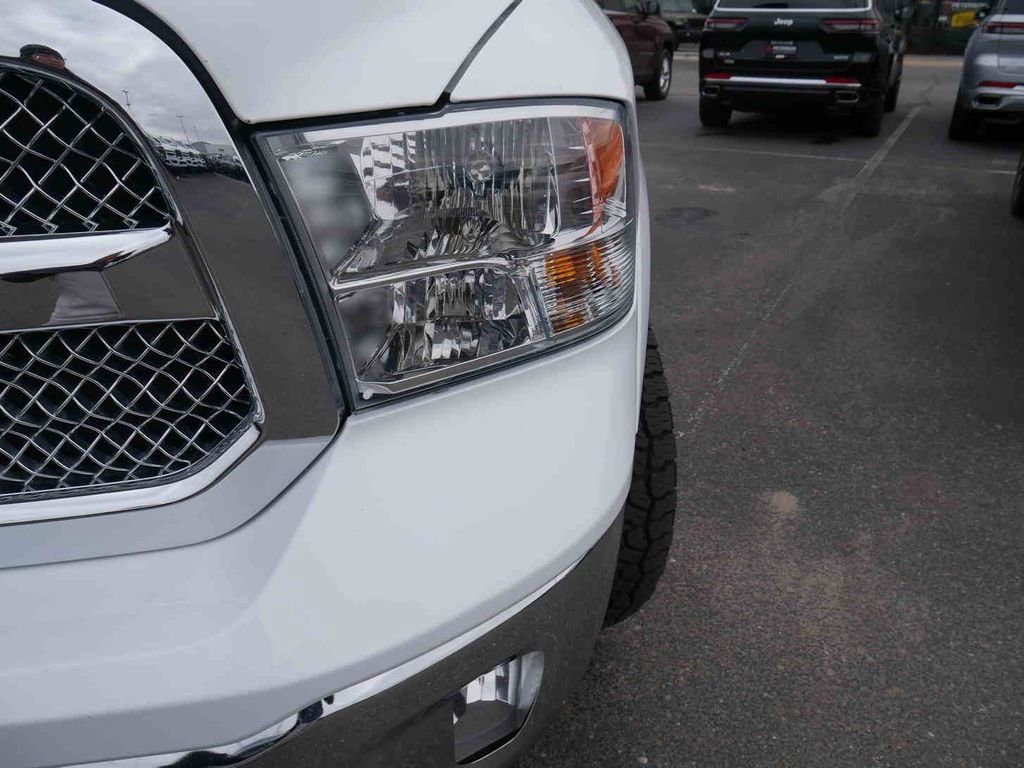 Used 2018 RAM 1500 SLT image 25