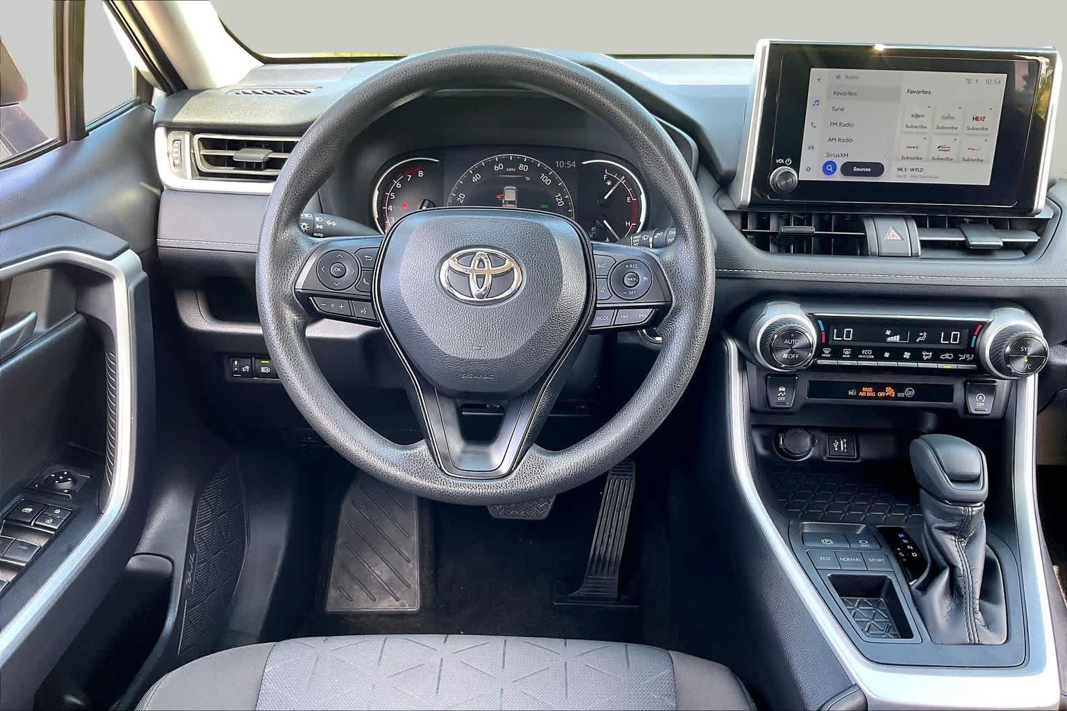 Used 2025 Toyota RAV4 XLE FWD image 6