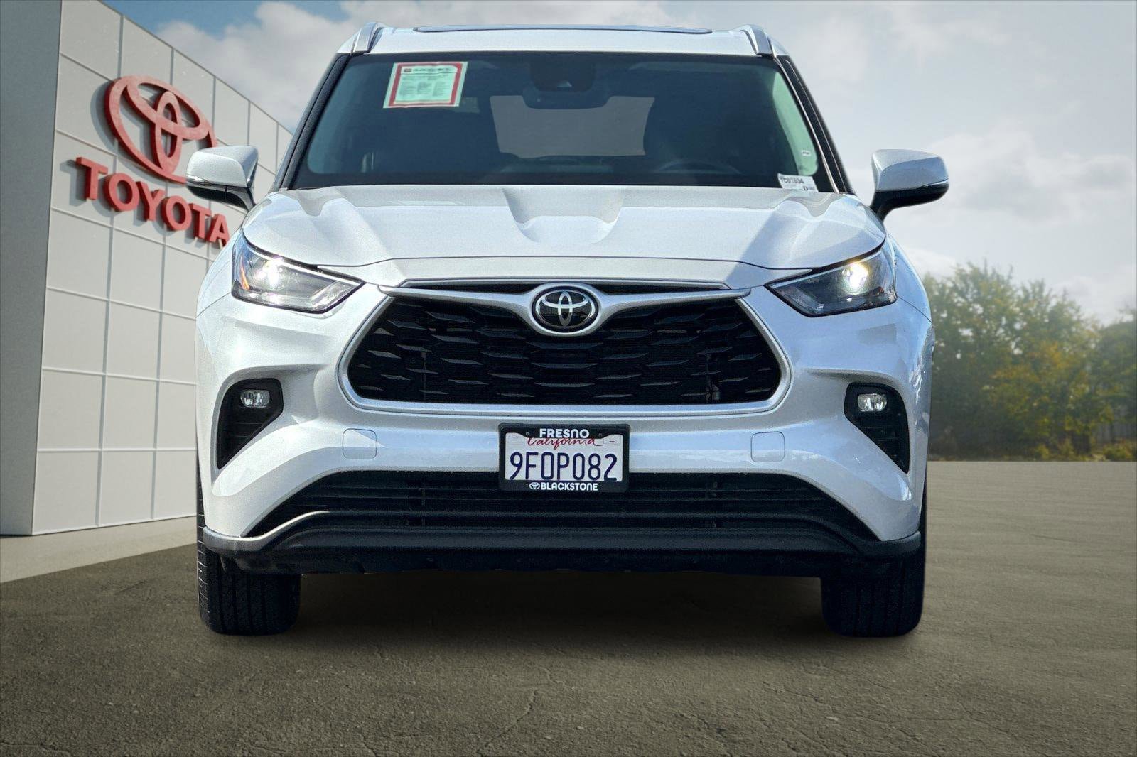 Used 2023 Toyota Highlander XLE FWD image 8