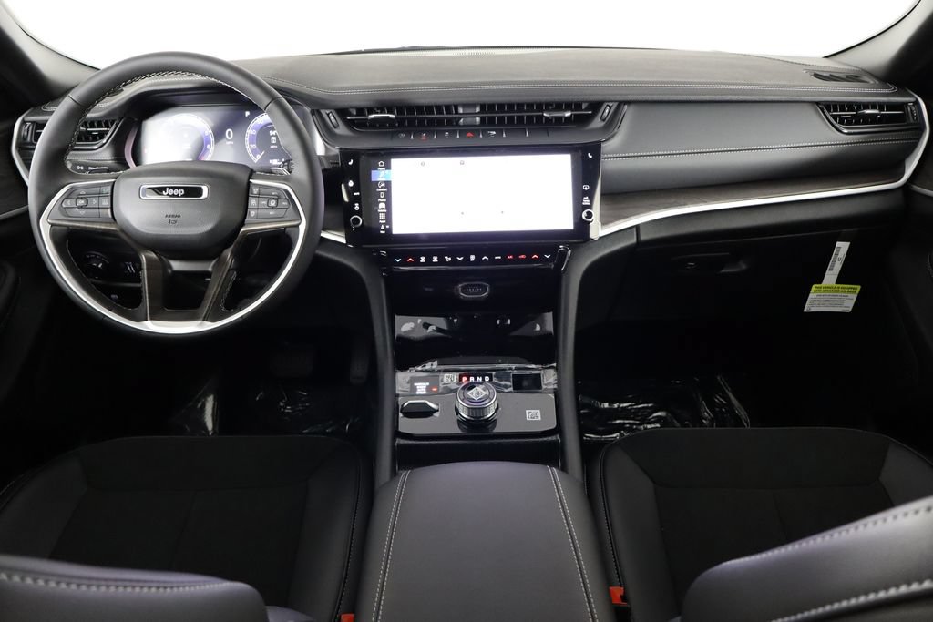 New 2027 Jeep Grand Cherokee Altitude AWD/4WD image 13