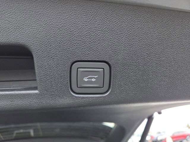 New 2026 Chevrolet Traverse LT w/ Driver Confidence Package FWD image 16