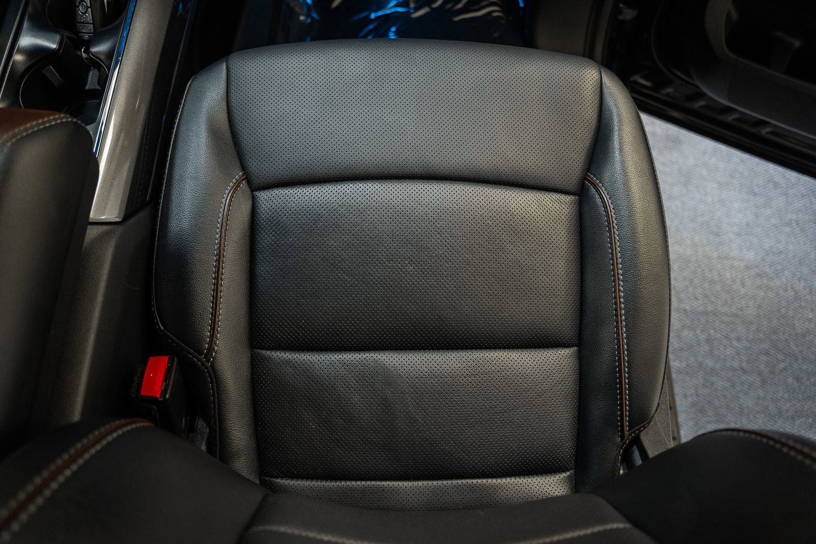 Certified 2023 Ford F150 Lariat w/ Equipment Group 502A High image 39