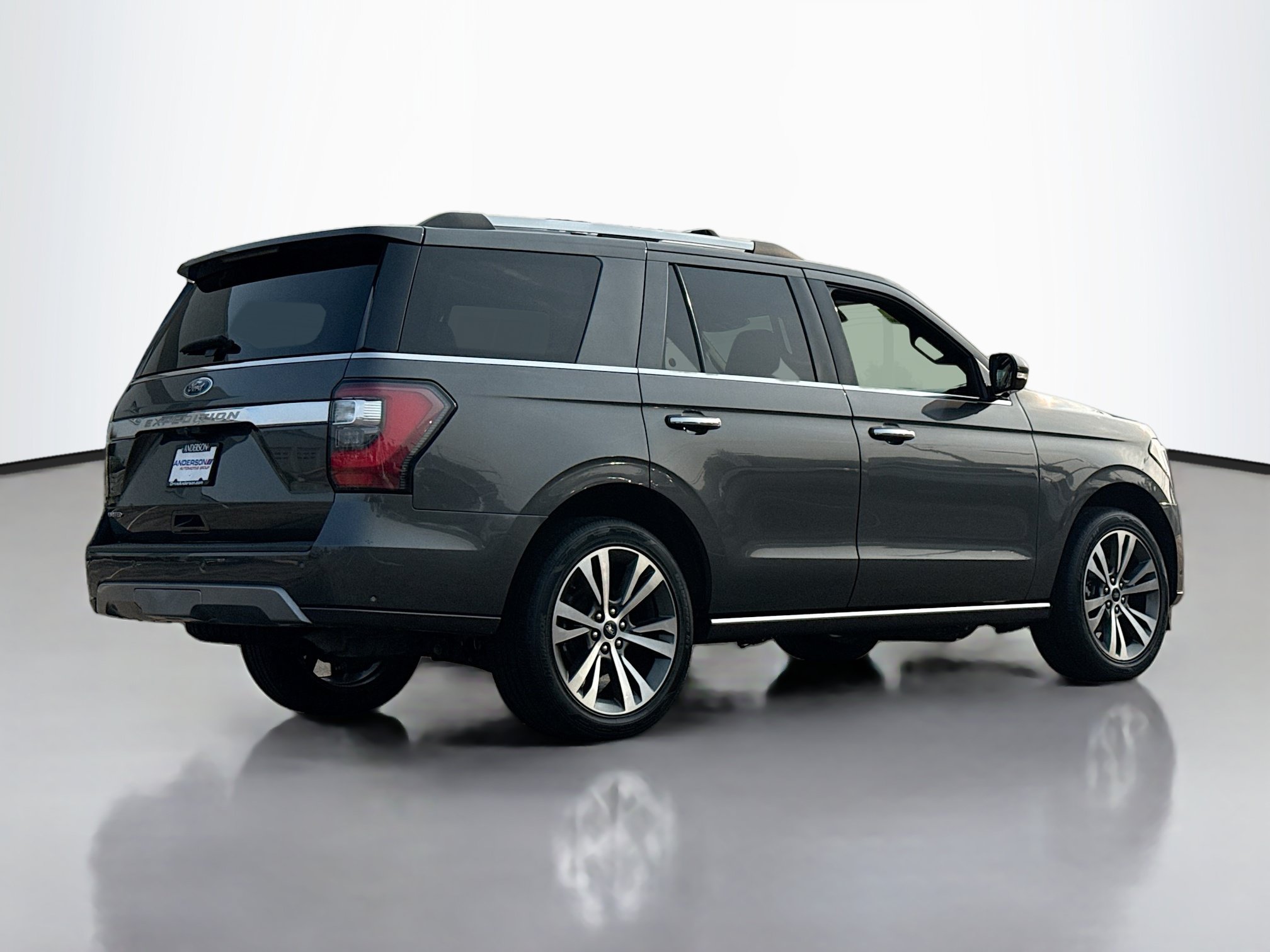 Used 2021 Ford Expedition Limited AWD/4WD image 2