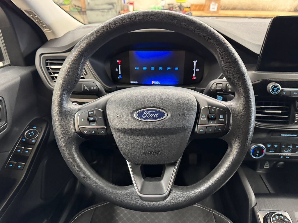 Used 2025 Ford Escape Active AWD/4WD image 13