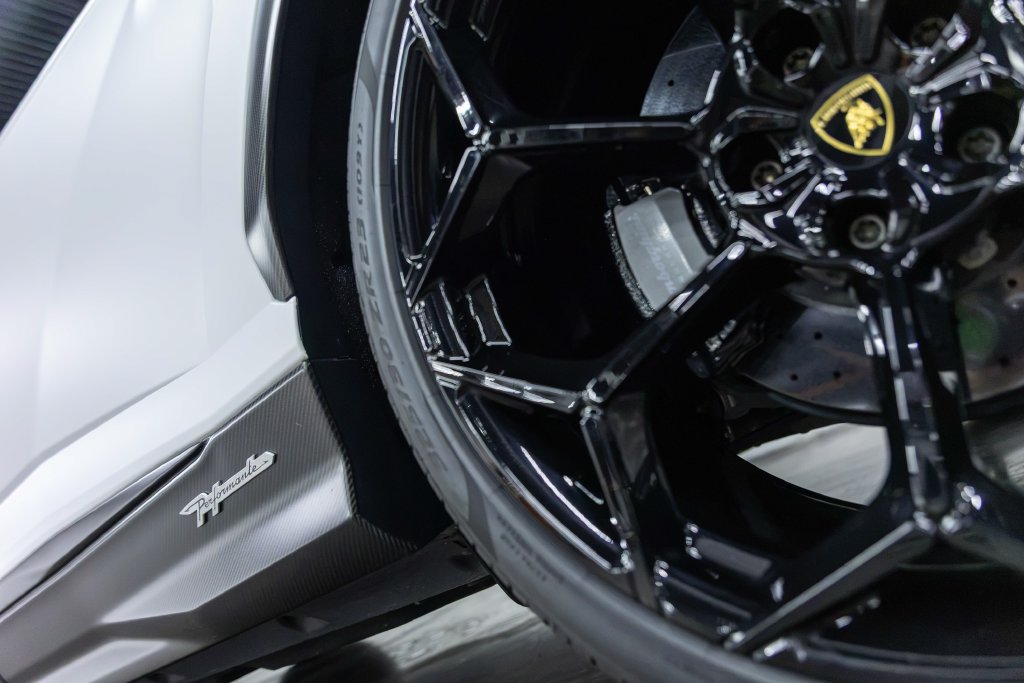 Used 2023 Lamborghini Urus Performante AWD/4WD image 21