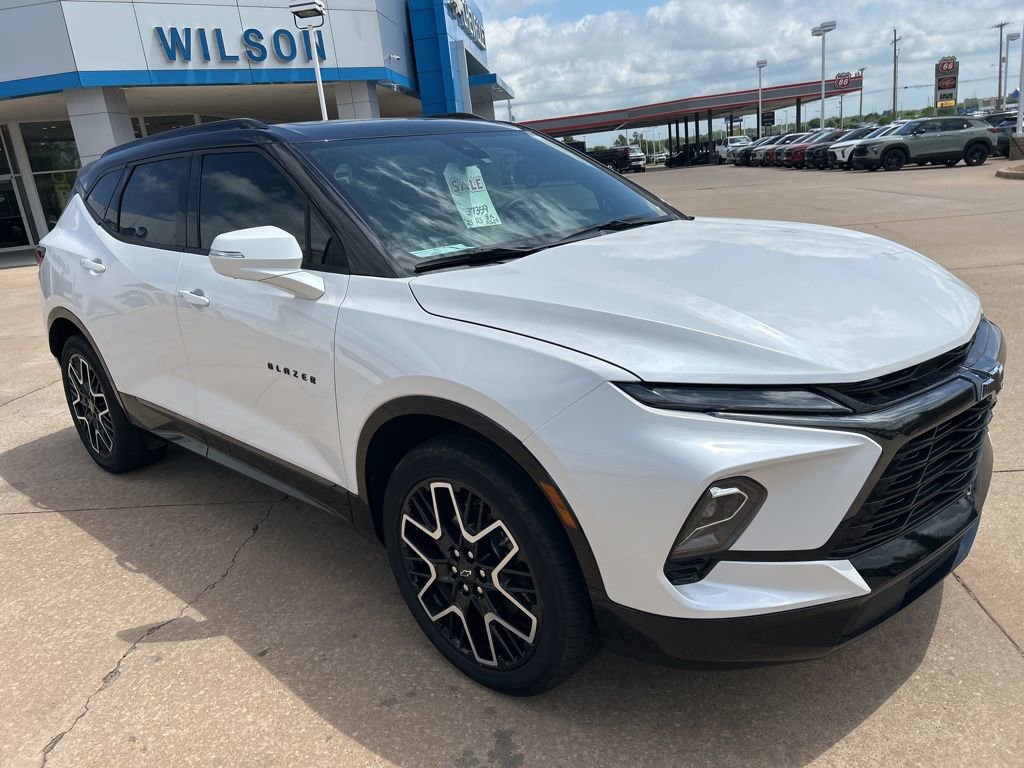 Used 2025 Chevrolet Blazer RS w/ Driver Confidence II Package FWD image 8