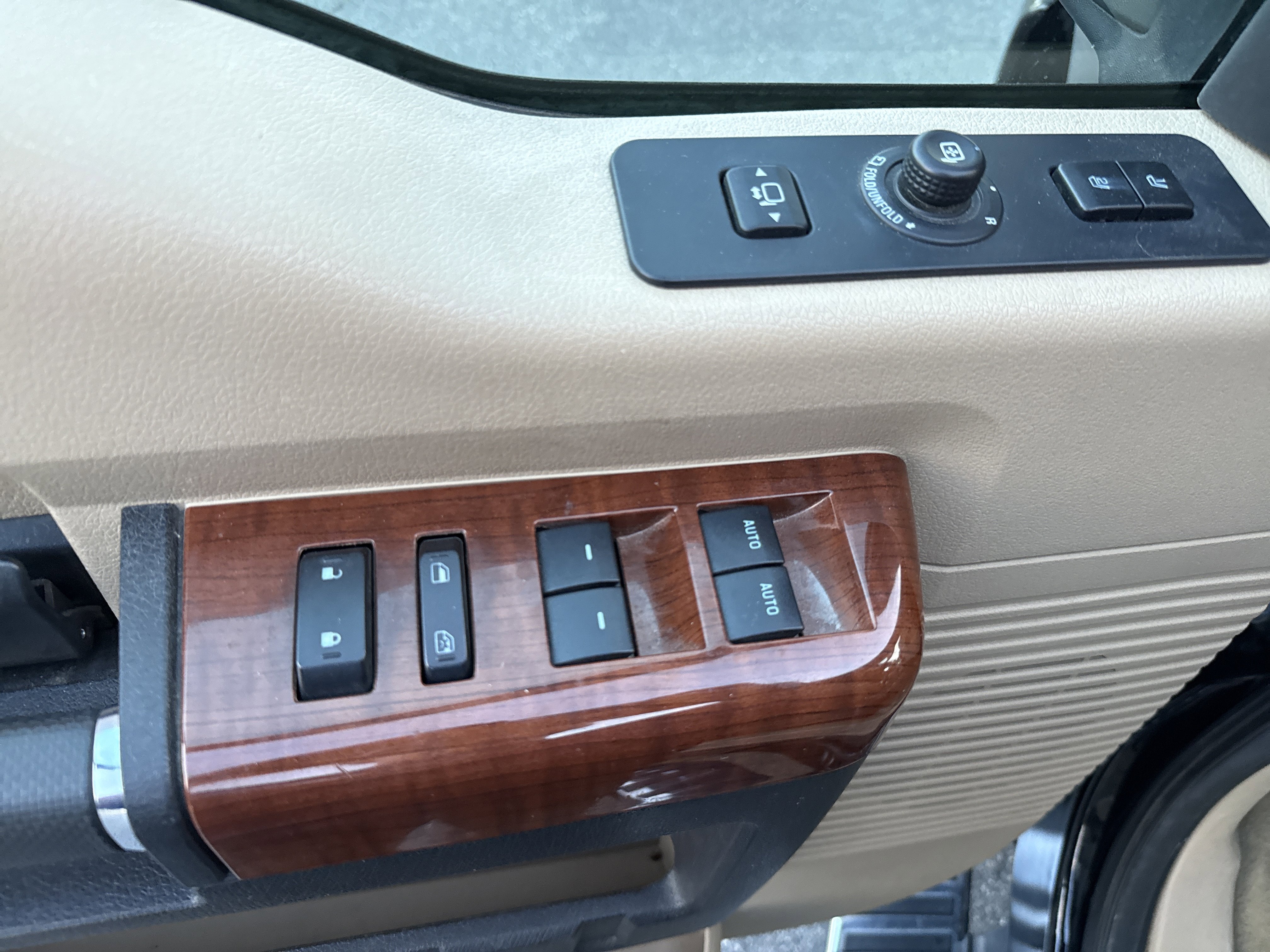 Used 2016 Ford F350 King Ranch w/ King Ranch w/Chrome Package image 14