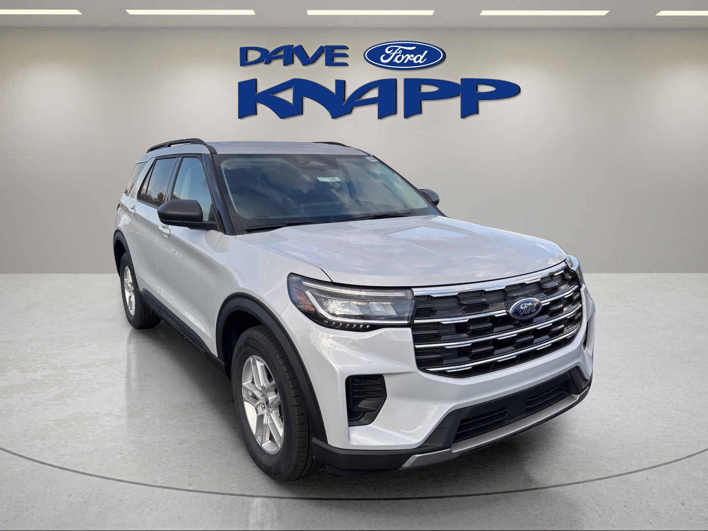 Used 2026 Ford Explorer Active AWD/4WD image 1
