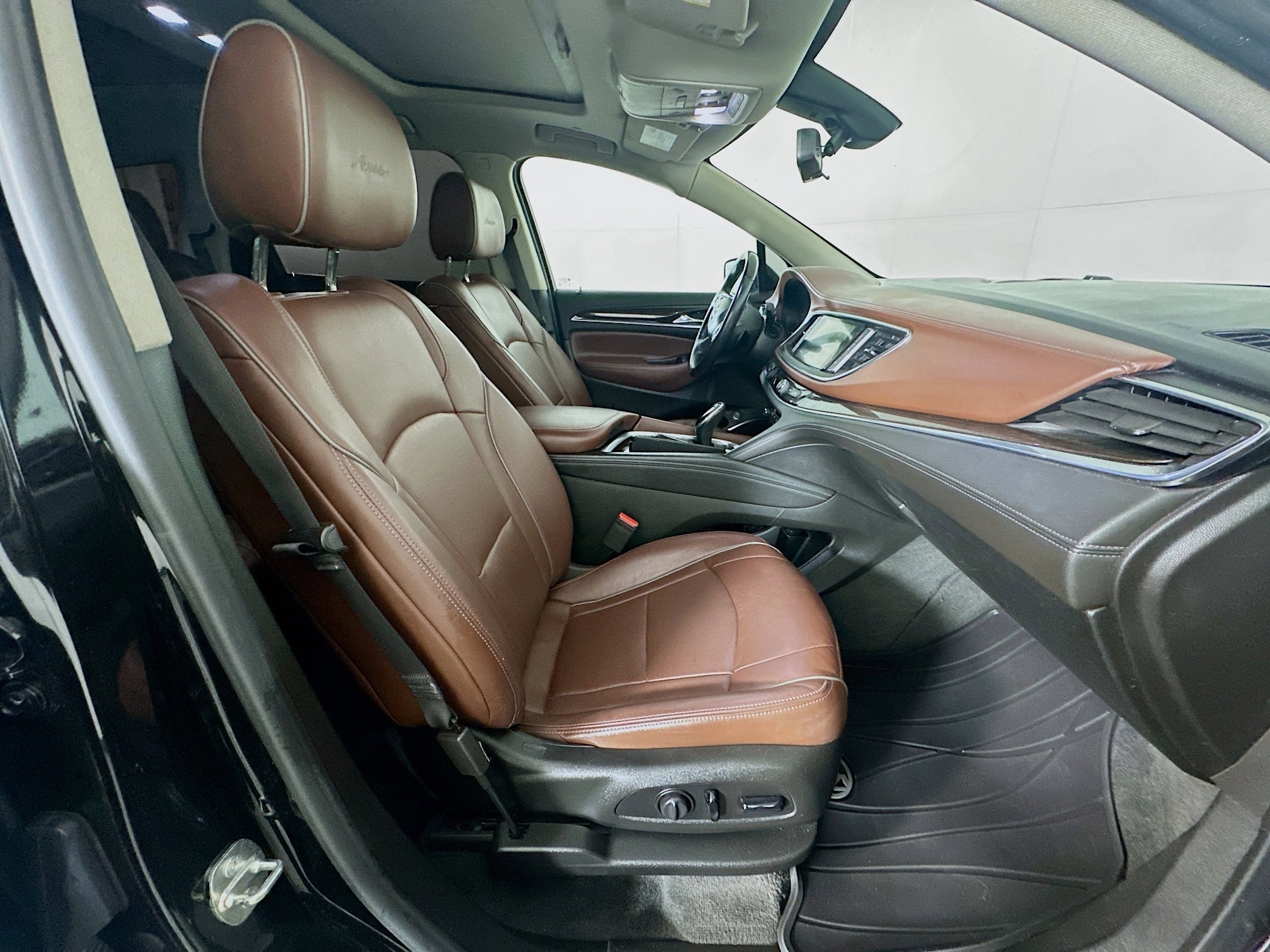 Used 2019 Buick Enclave Avenir w/ Avenir Technology Package image 34